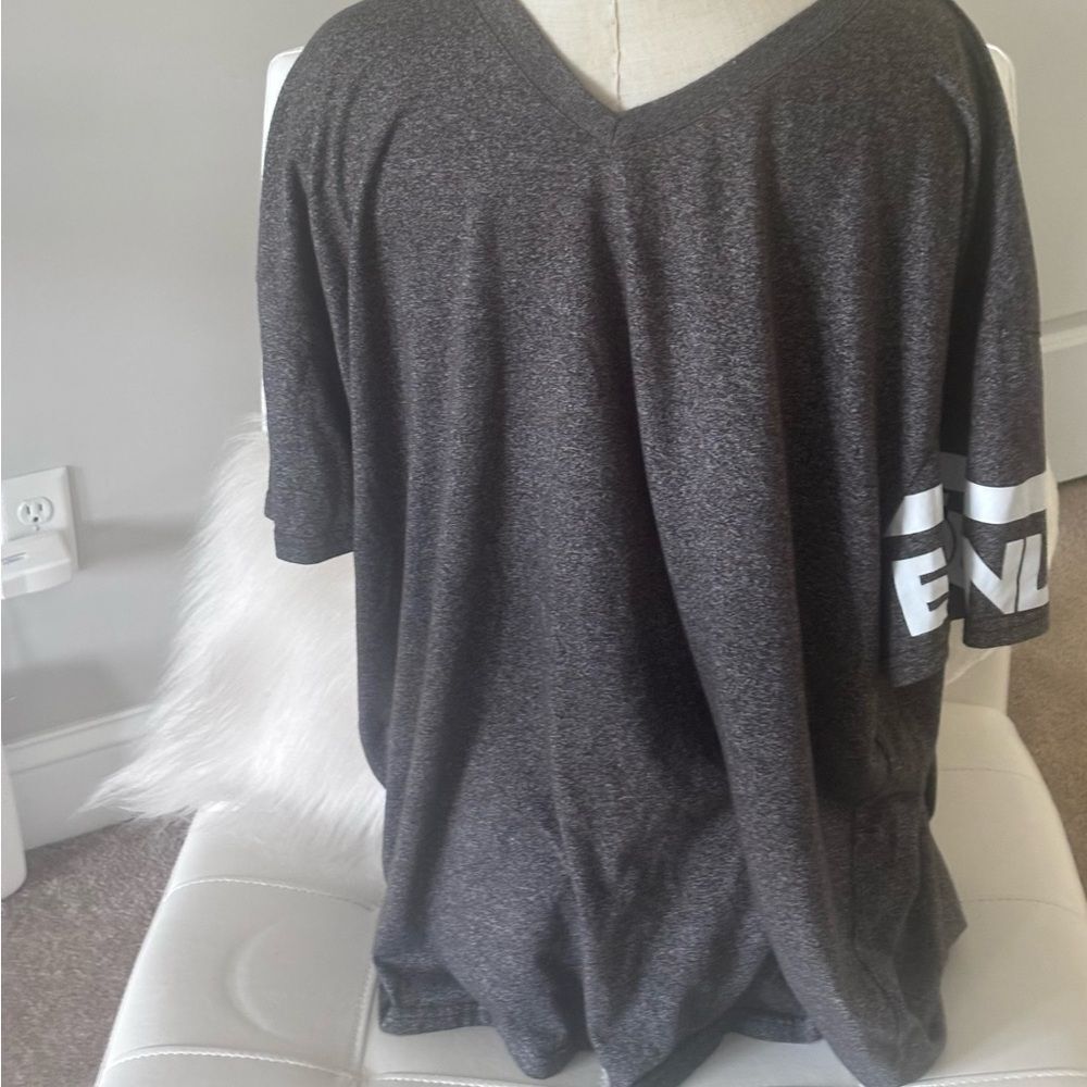 Ecko Unlimited Gray Short Sleeve Tee